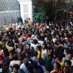 আইভীর বাড়িতে পুলিশের অভিযান খবরে মাইকিং করে সড়কে অবরুদ্ধ কর্মী-সমর্থকদের