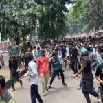 শিক্ষা উপদেষ্টা-সচিবের পদত্যাগ দাবিতে শিক্ষার্থীদের বিক্ষোভ