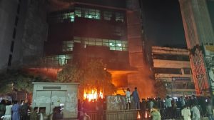 প্রথম আলোর পর ডেইলি স্টারের কার্যালয়ে হামলা ও অগ্নিসংযোগ