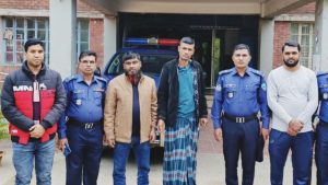 ব্রাহ্মণপাড়ায় আন্তঃজেলা ডাকাত দলের প্রধান ২১ মামলার আসামি ও সহযোগী ১৫  মামলার আসামি গ্রেপ্তার