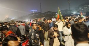 তারেক রহমানকে স্বাগত জানাতে জনসমুদ্রে রূপ নিচ্ছে ৩০০ ফিট এলাকা,সবার মুখে ‘লিডার আসছেন’