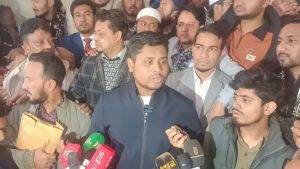 প্রশাসন মনে হয় বিএনপির দিকে ঝুঁকে গেছে: হাসনাত আবদুল্লাহ