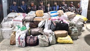 কুমিল্লা রসুলপুর রেলস্টেশনে ২ কোটি টাকার অবৈধ ভারতীয় মালামাল জব্দ