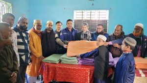 বুড়িচং প্রেসক্লাবের উদ্যোগে এতিমখানা শিক্ষার্থীদের মাঝে কম্বল বিতরণ