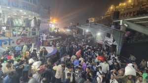 ভোটের টানে গ্রামমুখী মানুষের ঢল, ফ্রি বাস-লঞ্চে ঈদের আমেজ রাজধানীতে