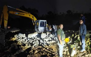 বুড়িচংয়ে রাতে অভিযান: অবৈধ মাটি কাটার এস্কেভেটর বিকল করলেন ইউএনও