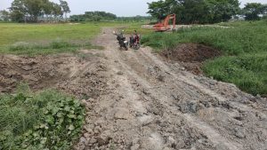 বুড়িচংয়ে রাতের আঁধারে খালে বাঁধ; জলাবদ্ধতার শঙ্কায় কৃষকরা