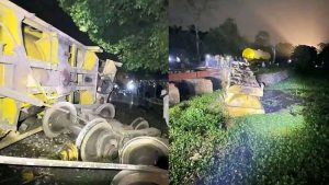 জ্বালানি তেলবাহী ট্রেন লাইনচ্যুত, সিলেটের সঙ্গে সারাদেশের রেল যোগাযোগ বন্ধ;তেল লুটের অভিযোগ