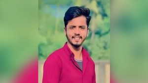 কুমিল্লায় বন্ধুদের সঙ্গে আড্ডা দিতে গিয়ে বিষধর সাপের ছোবল;হাসপাতালে যুবকের মৃত্যু