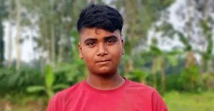 গরুর মাংস গলায় আটকে স্কুলছাত্রের মৃত্যু