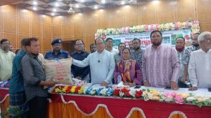 বুড়িচংয়ে ৩ হাজার ৩৩০ কৃষকের মাঝে কৃষি প্রণোদনা বিতরণ কর্মসূচির উদ্বোধন করলেন এমপি জসিম উদ্দিন