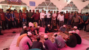 হযরত শাহজালাল (রহ.) মাজারে দানের অর্থ গণনা: মিলল ১৭ লাখ ৬৫ হাজার টাকা ও ৭ আনা স্বর্ণ