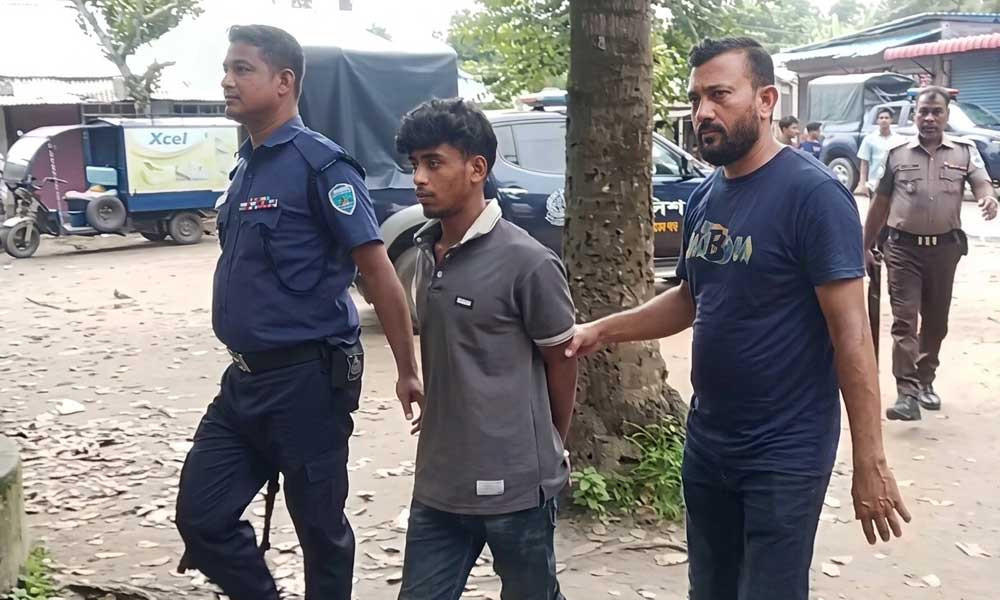 কুমিল্লায় দশম শ্রেণির শিক্ষার্থীকে সংঘবদ্ধ ধর্ষণের অভিযোগ, যুবক আটক
