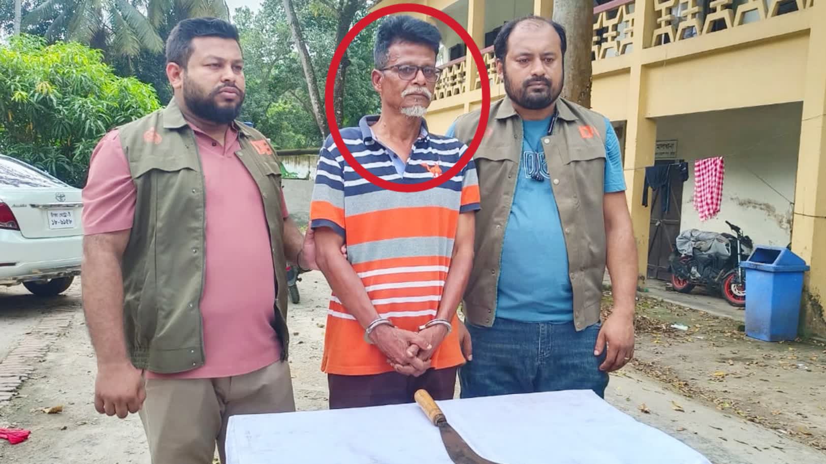 কুমিল্লায় বোন ও ভাতিজাকে কুপিয়ে হত্যা,গ্রেপ্তার ৩