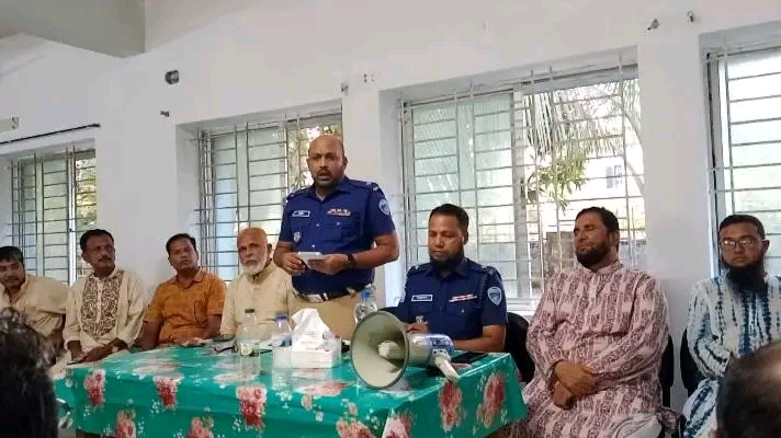 বুড়িচংয়ে ৪৩ পূজামণ্ডপের প্রতিনিধিদের সঙ্গে পুলিশের মতবিনিময় সভা অনুষ্ঠিত