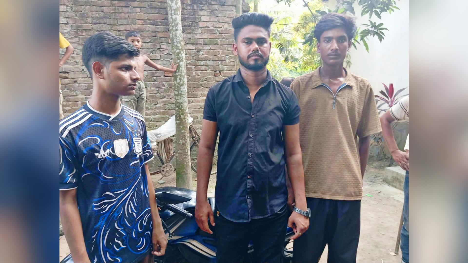 বুড়িচংয়ে ডিবি পুলিশ পরিচয়ে পরিবহনে তল্লাশি; আটক ৩ ভুয়া ডিবি পুলিশ!